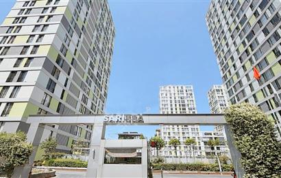 ATAŞEHİR SARİSSA EVLERİNDE HAVUZ MANZARALI 1 + 1 SATILIK DAİRE