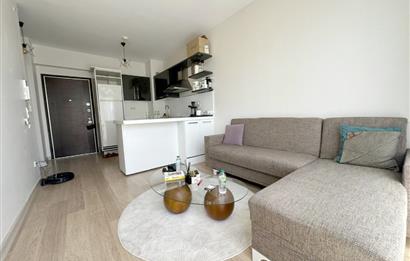 ATAŞEHİR SARİSSA EVLERİNDE HAVUZ MANZARALI 1 + 1 SATILIK DAİRE