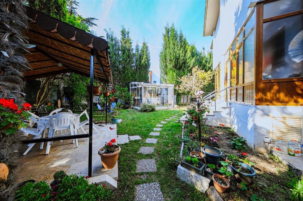 TUZLA CEVİZALTI SİTESİNDE SATILIK VİLLA