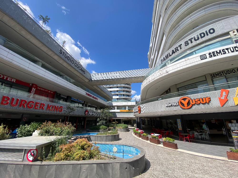 Real Merter'de Yüksek Prestijli 300m2 Sattılık Dükkan 