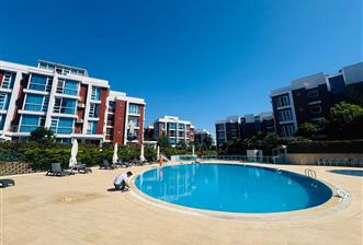 YENİŞEHİR ATLANTİS HOBİ EVLERİNDE HAVUZ CEPHE BOŞ SATILIK 3+1 EV
