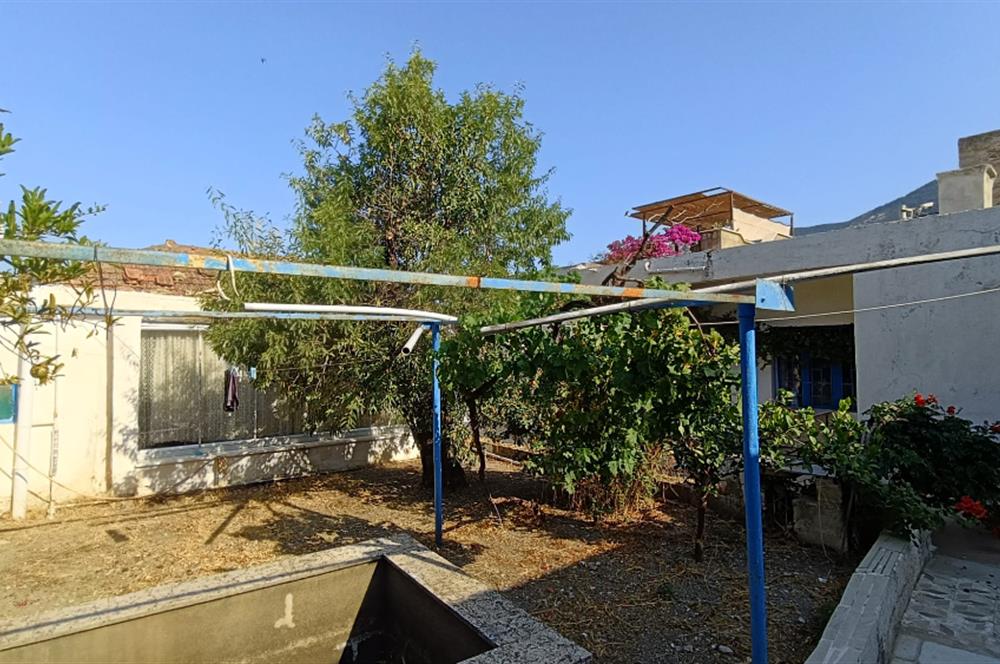 Datça Çeşmeköyde 310 m2 Arsa İçinde 2 adet Müstakil Ev