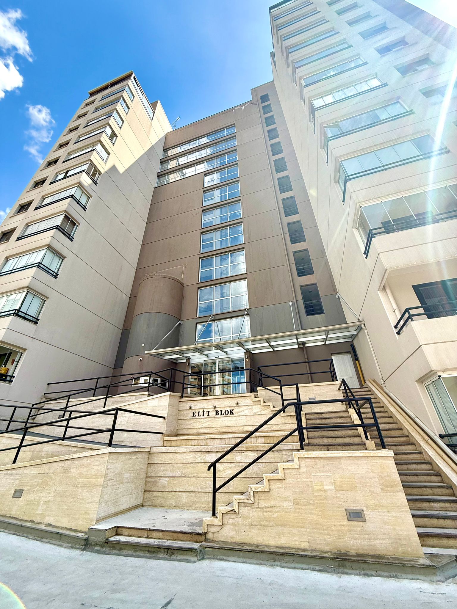 ÜMİTKÖY MUTLUKENT MAHALLESİ ELİT BLOK APT SATILIK 4+1 DAİRE