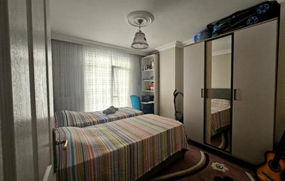 TUZLA ORTA MAHALLEDE SATILIK MERKEZİ KONUMDA DAİRE