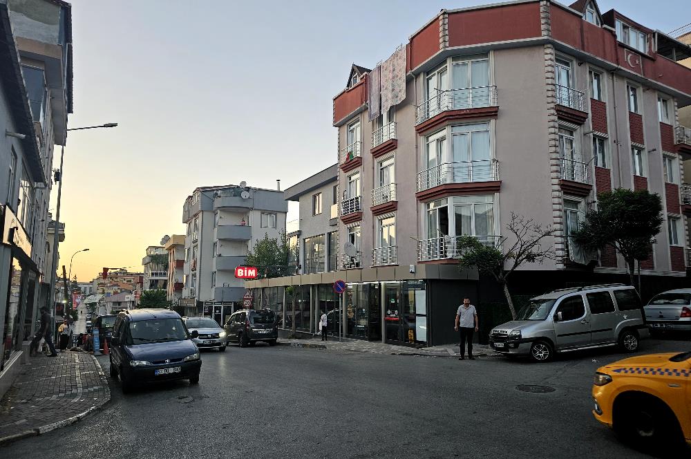 TUZLA ORTA MAHALLEDE SATILIK MERKEZİ KONUMDA DAİRE