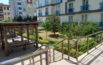 ÜMRANİYE ESENEVLER'DE ÇOK TEMİZ 2+1 SİTE DAİRESİ 