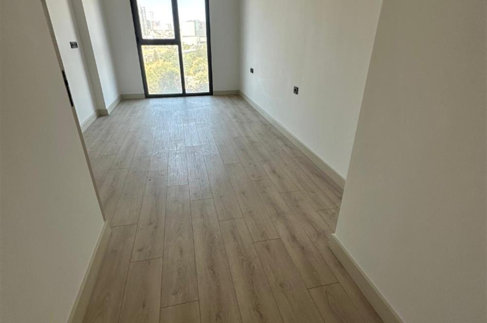 C21 ROOF'dan 19.ETAP'da 2+1 KAPALI MUTFAK ÖNÜ AÇIK KİRALIK DAİRE