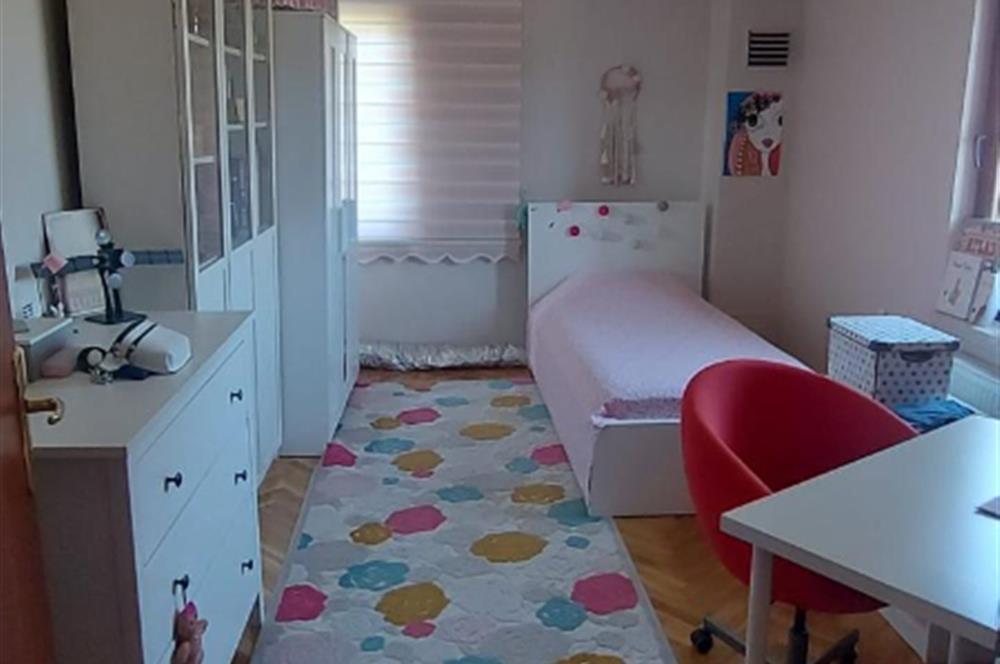 GÖLBAŞI DOĞA SİTESİNDE GENİŞ BAHÇELİ TAM MÜSTAKİL 4+2 VİLLA