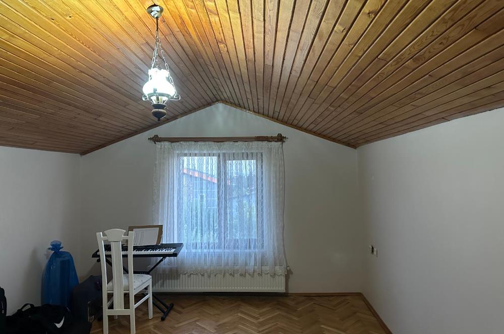 GÖLBAŞI DOĞA SİTESİNDE GENİŞ BAHÇELİ TAM MÜSTAKİL 4+2 VİLLA