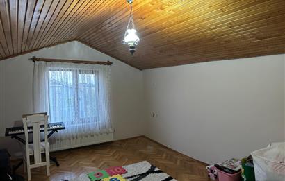 GÖLBAŞI DOĞA SİTESİNDE GENİŞ BAHÇELİ TAM MÜSTAKİL 4+2 VİLLA