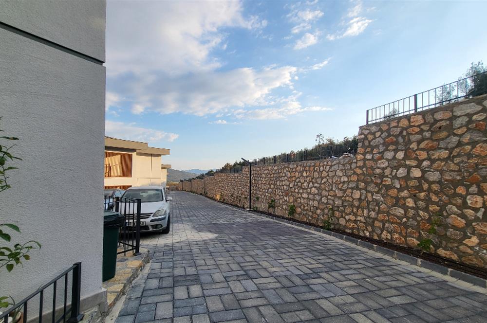 2+1 Flat for Sale in a Fully Equipped Site