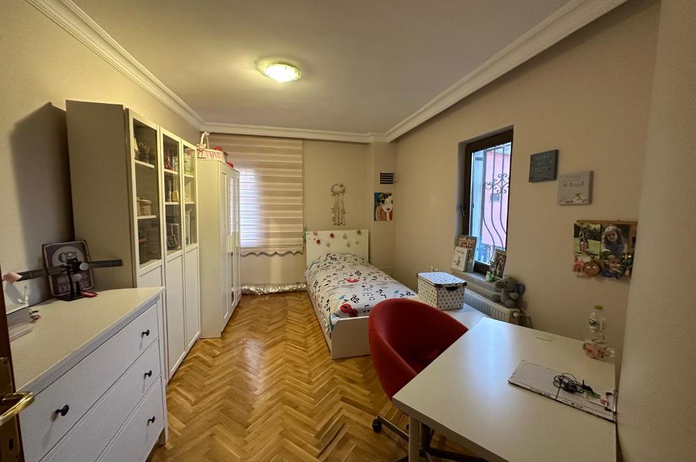 GÖLBAŞI DOĞA SİTESİNDE GENİŞ BAHÇELİ TAM MÜSTAKİL 4+2 VİLLA