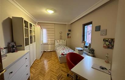 GÖLBAŞI DOĞA SİTESİNDE GENİŞ BAHÇELİ TAM MÜSTAKİL 4+2 VİLLA