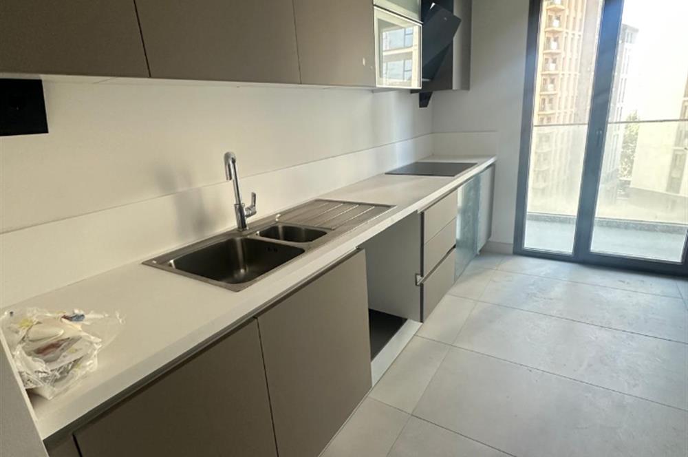 C21 ROOF'dan 19.ETAP'da 2+1 KAPALI MUTFAK ÖNÜ AÇIK KİRALIK DAİRE