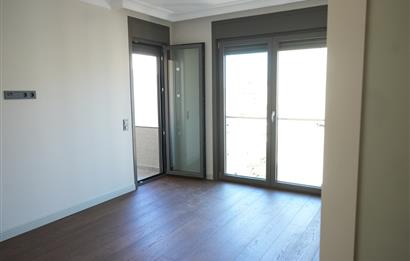 SIFIR KATTA TEK 180M2 NET 4 BANYO 3 BALKON DENİZ MANZARALI 4+1