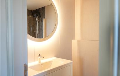 SIFIR KATTA TEK 180M2 NET 4 BANYO 3 BALKON DENİZ MANZARALI 4+1