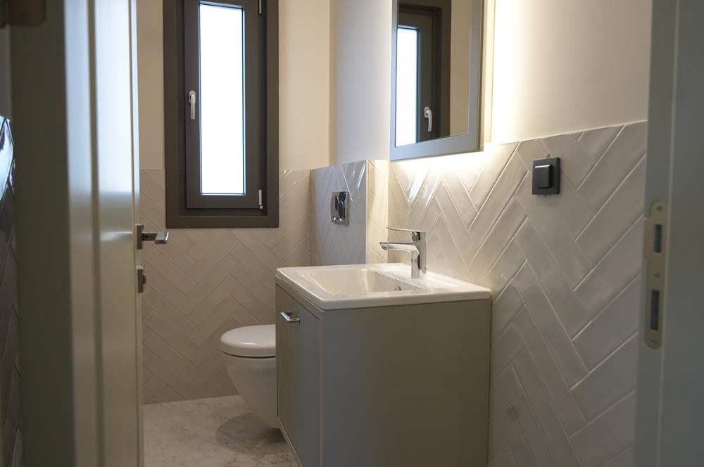 SIFIR KATTA TEK 180M2 NET 4 BANYO 3 BALKON DENİZ MANZARALI 4+1