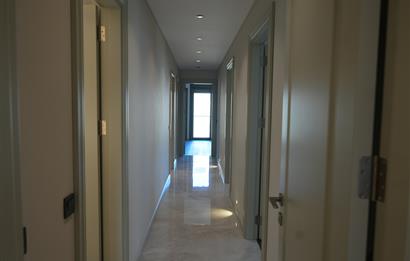 SIFIR KATTA TEK 180M2 NET 4 BANYO 3 BALKON DENİZ MANZARALI 4+1