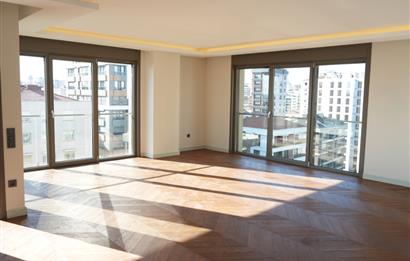 SIFIR KATTA TEK 180M2 NET 4 BANYO 3 BALKON DENİZ MANZARALI 4+1