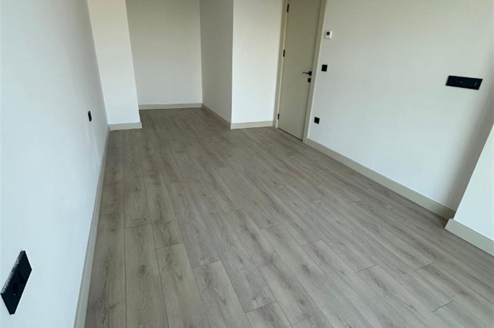 C21 ROOF'dan 19.ETAP'da 2+1 KAPALI MUTFAK ÖNÜ AÇIK KİRALIK DAİRE