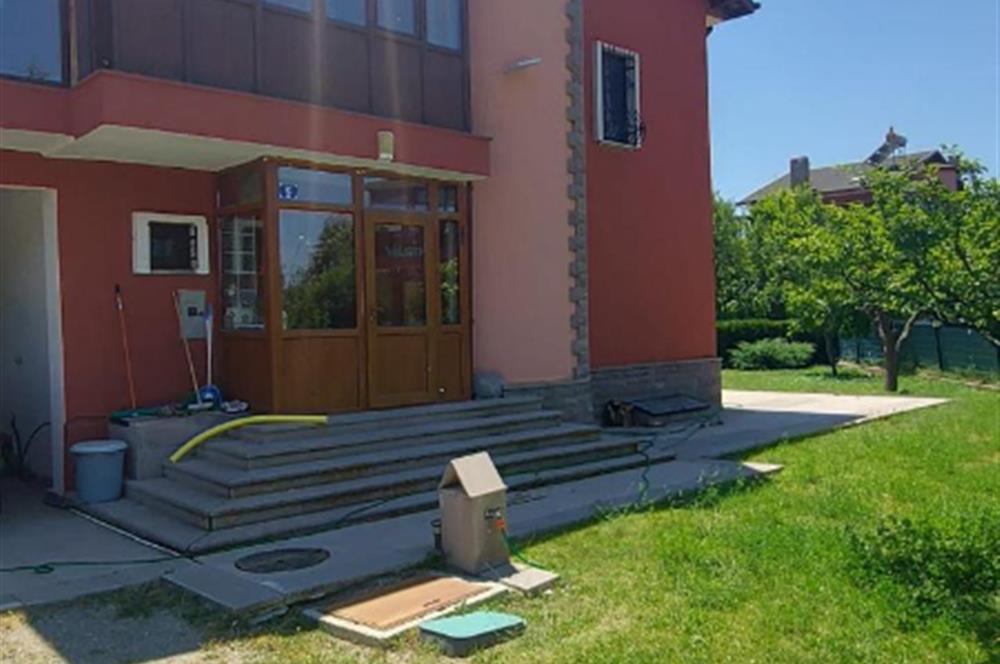 GÖLBAŞI DOĞA SİTESİNDE GENİŞ BAHÇELİ TAM MÜSTAKİL 4+2 VİLLA