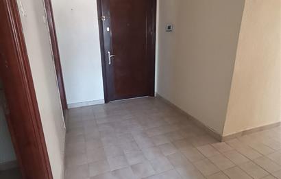 CENTURY 21 VİZYON'DAN BATIKENT MAH. KASIMPATI SOKAKTA  SATILIK 3+1 DAİRE 