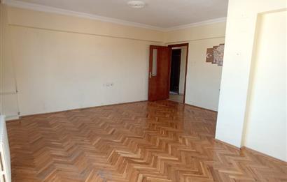 CENTURY 21 VİZYON'DAN BATIKENT MAH. KASIMPATI SOKAKTA  SATILIK 3+1 DAİRE 