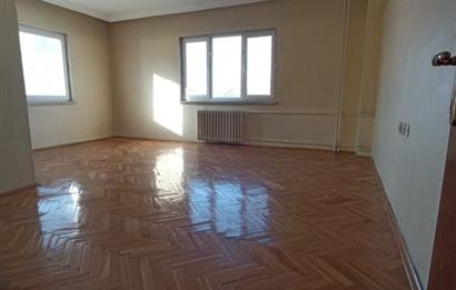 CENTURY 21 VİZYON'DAN BATIKENT MAH. KASIMPATI SOKAKTA  SATILIK 3+1 DAİRE 