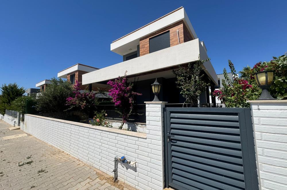 Çeşme Ildır Loving Village Sitesinde Eşyalı Kiralık Villa