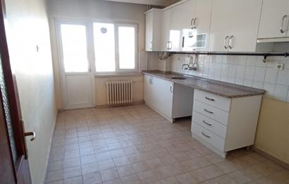 CENTURY 21 VİZYON'DAN BATIKENT MAH. KASIMPATI SOKAKTA  SATILIK 3+1 DAİRE 