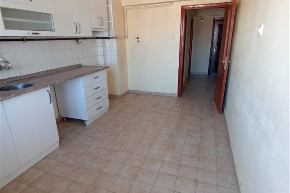 CENTURY 21 VİZYON'DAN BATIKENT MAH. KASIMPATI SOKAKTA  SATILIK 3+1 DAİRE 