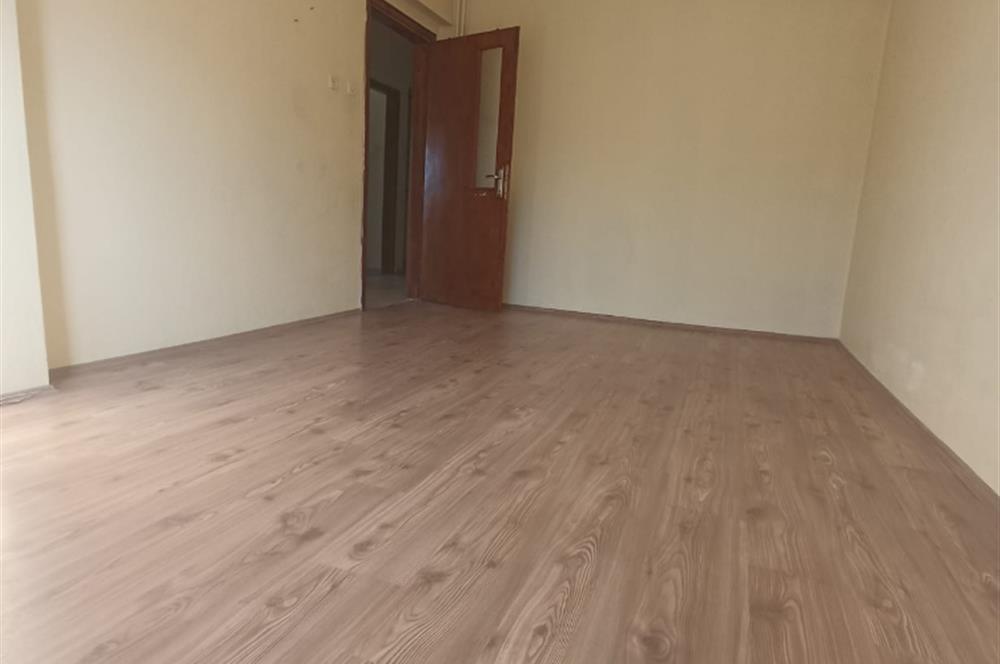 CENTURY 21 VİZYON'DAN BATIKENT MAH. KASIMPATI SOKAKTA  SATILIK 3+1 DAİRE 