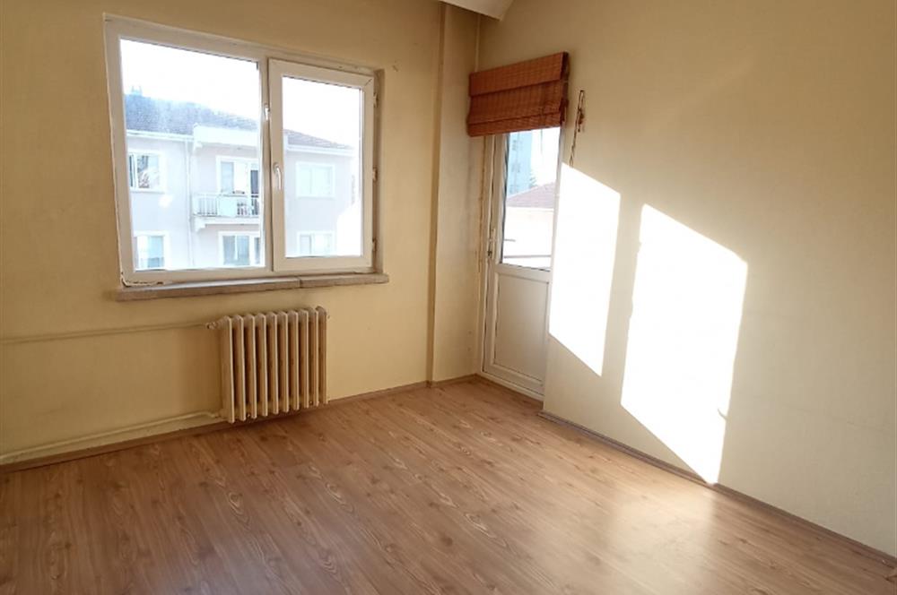 CENTURY 21 VİZYON'DAN BATIKENT MAH. KASIMPATI SOKAKTA  SATILIK 3+1 DAİRE 