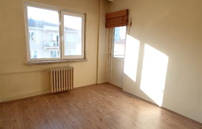 CENTURY 21 VİZYON'DAN BATIKENT MAH. KASIMPATI SOKAKTA  SATILIK 3+1 DAİRE 