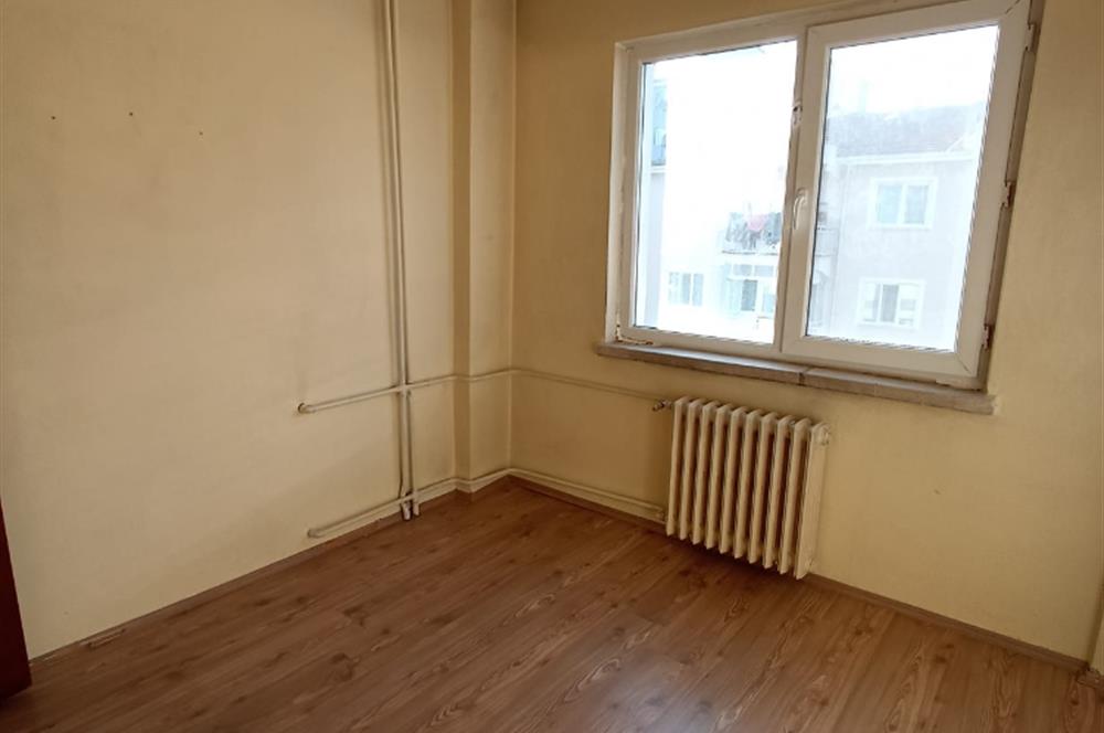 CENTURY 21 VİZYON'DAN BATIKENT MAH. KASIMPATI SOKAKTA  SATILIK 3+1 DAİRE 