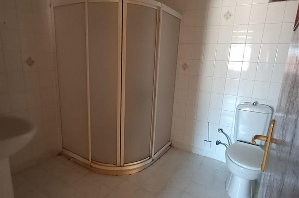 CENTURY 21 VİZYON'DAN BATIKENT MAH. KASIMPATI SOKAKTA  SATILIK 3+1 DAİRE 
