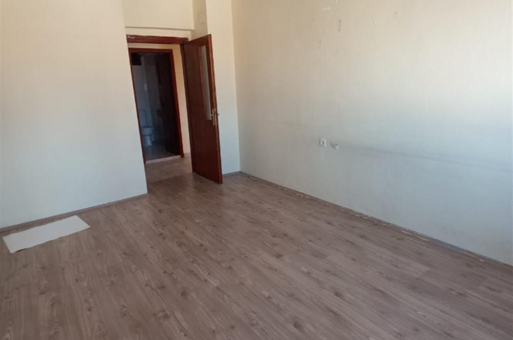 CENTURY 21 VİZYON'DAN BATIKENT MAH. KASIMPATI SOKAKTA  SATILIK 3+1 DAİRE 