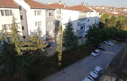 CENTURY 21 VİZYON'DAN BATIKENT MAH. KASIMPATI SOKAKTA  SATILIK 3+1 DAİRE 