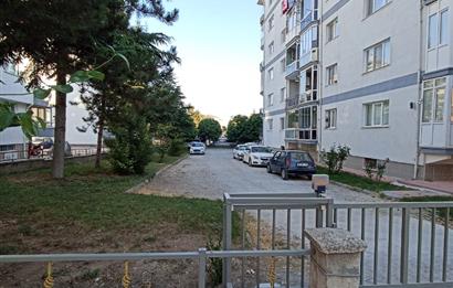CENTURY 21 VİZYON'DAN BATIKENT MAH. KASIMPATI SOKAKTA  SATILIK 3+1 DAİRE 