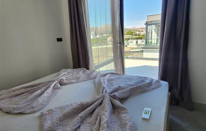 Denize 100m Mesafede Havuzlu V-Marine Turgutreis Sitesinde Satılık 3+1 Dubleks Bahçeli ve Teraslı Villa