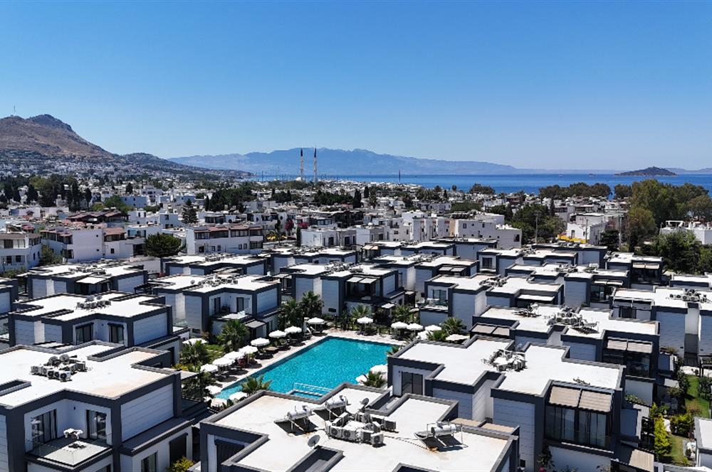 Denize 100m Mesafede Havuzlu V-Marine Turgutreis Sitesinde Satılık 3+1 Dubleks Bahçeli ve Teraslı Villa