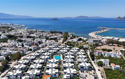 Denize 100m Mesafede Havuzlu V-Marine Turgutreis Sitesinde Satılık 3+1 Dubleks Bahçeli ve Teraslı Villa