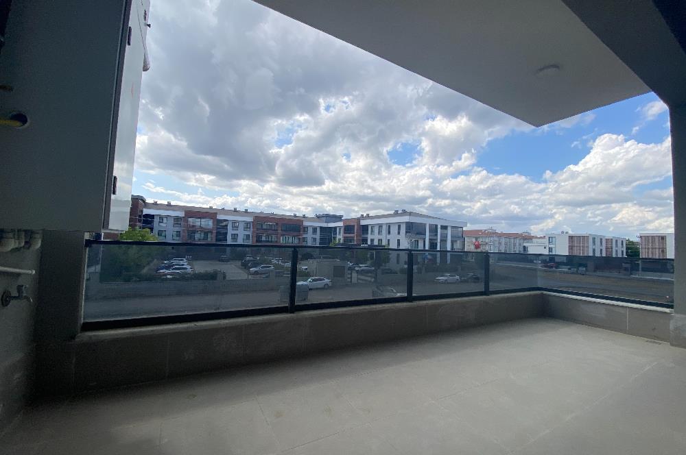C21 İZ MEHMET ÇAKAR'DAN SİTE İÇİ SIFIR KİRALIK ARA KAT DAİRE..