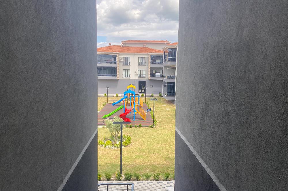 C21 İZ MEHMET ÇAKAR'DAN SİTE İÇİ SIFIR KİRALIK ARA KAT DAİRE..