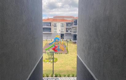C21 İZ MEHMET ÇAKAR'DAN SİTE İÇİ SIFIR KİRALIK ARA KAT DAİRE..