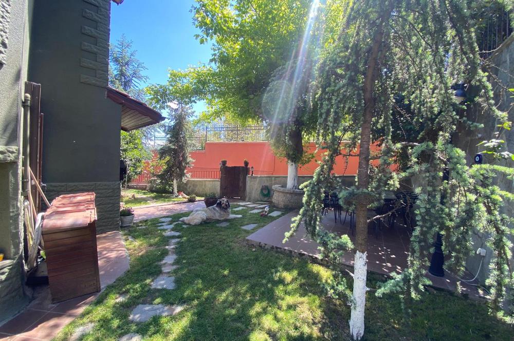 Zekeriyaköy Merkezde Butik Sitede 7+1 Satılık Müstakil Villa