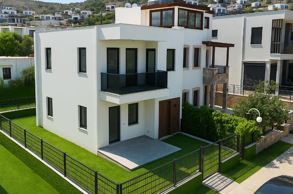 Gümüşlük Çukurbük Halk Plajına 500m Yürüme Yakınlığında Müstakil Havuzlu Yeni Dubleks 3+1 Villa