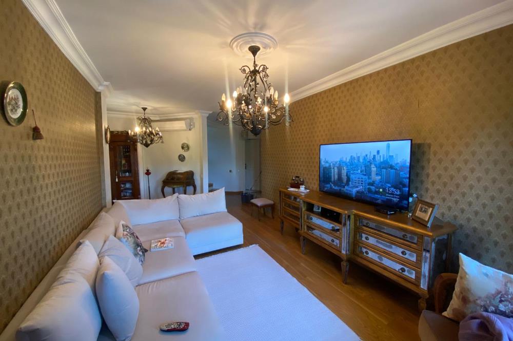 Zekeriyaköy Merkezde Butik Sitede 7+1 Satılık Müstakil Villa