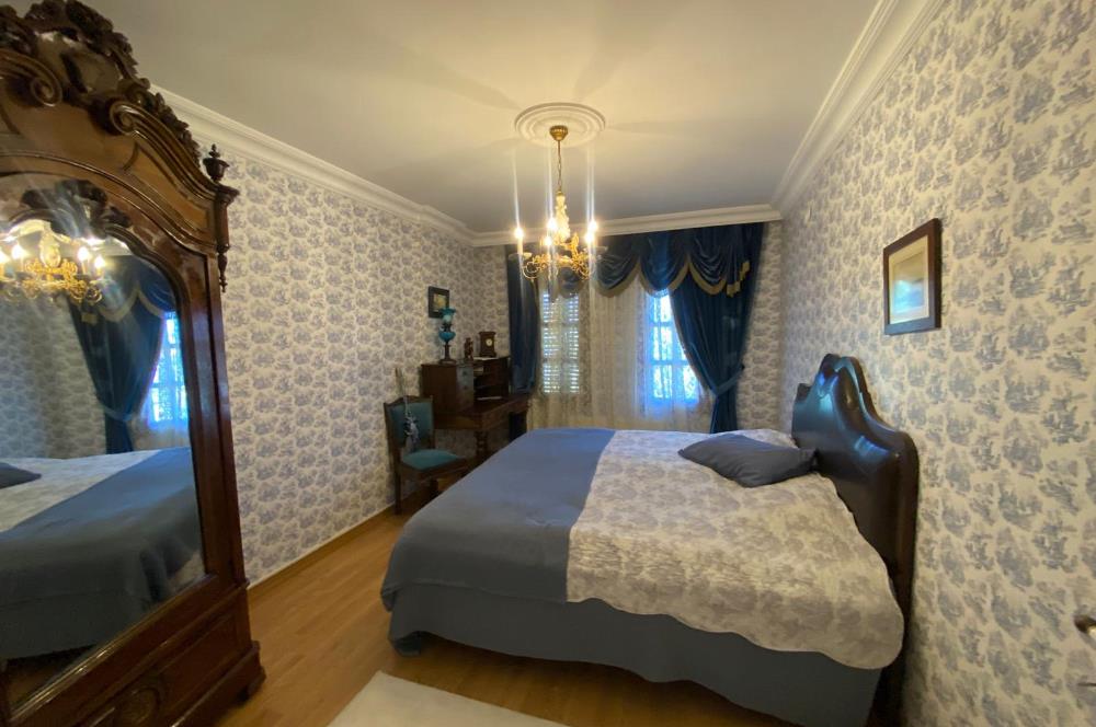 Zekeriyaköy Merkezde Butik Sitede 7+1 Satılık Müstakil Villa