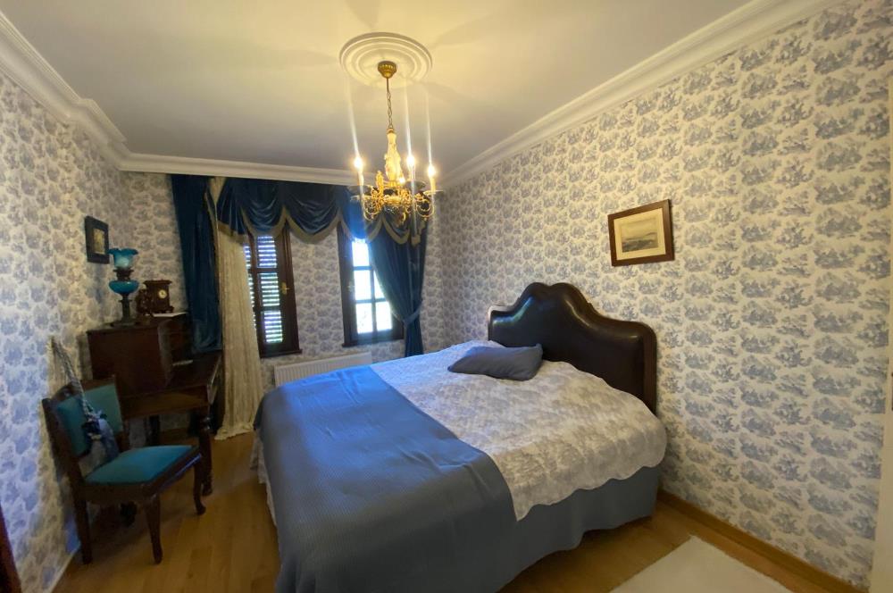 Zekeriyaköy Merkezde Butik Sitede 7+1 Satılık Müstakil Villa